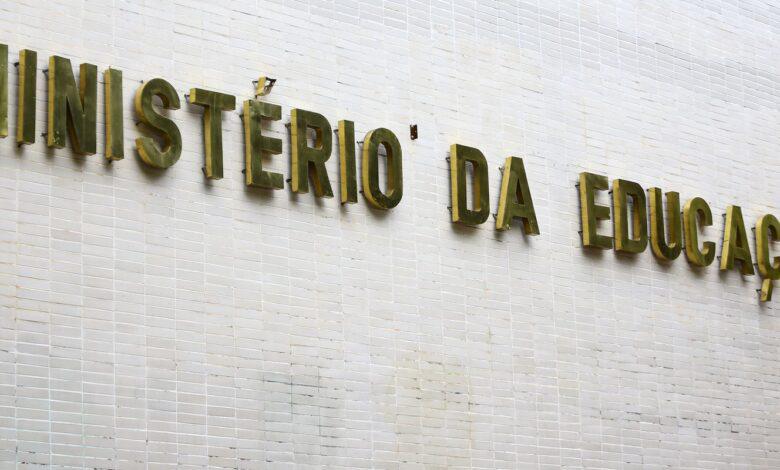 Foto de Receita paga hoje restituições do quarto lote do IR 2022