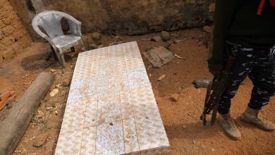 Foto de Vinte corpos mumificados de adultos e crianças são achados em casa na Nigéria